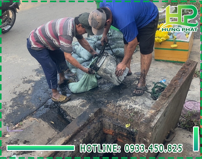 Hố ga bốc mùi hôi nồng nặc gây ra rất nhiều sự khó chịu