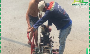 Ô nhiễm nguồn nước do rác thải từ cống thoát nước chưa được xử lý